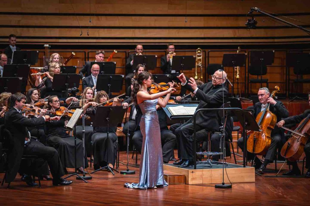 Amira Abouzahra, violon — Fondation Gautier Capuçon